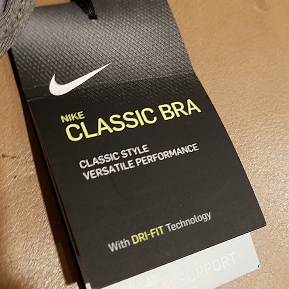 NWT Nike Classic Sports Bra - Picture 4 of 7